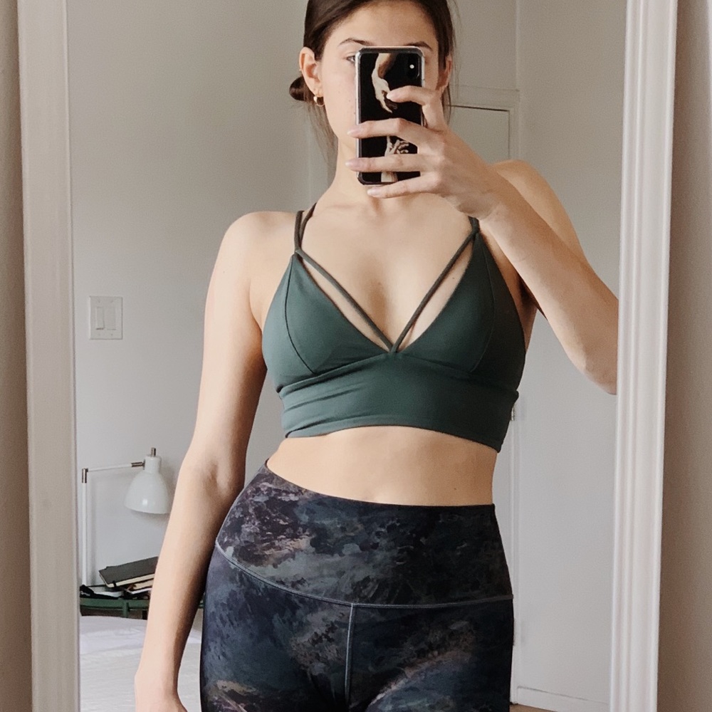 Lululemon sage green sports bra